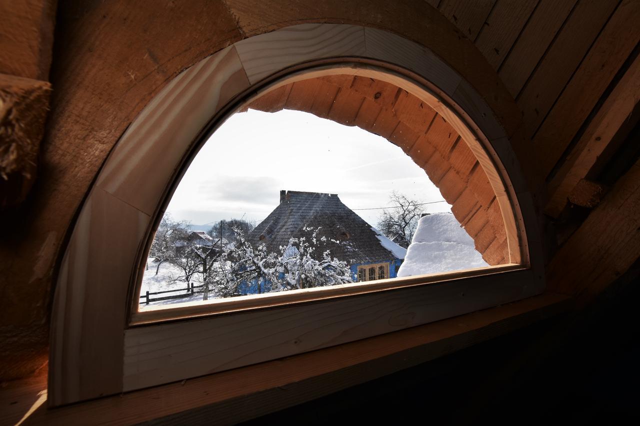 Iz De Maramures Rural (adults Only) Farm stay Surdesti (Maramures)