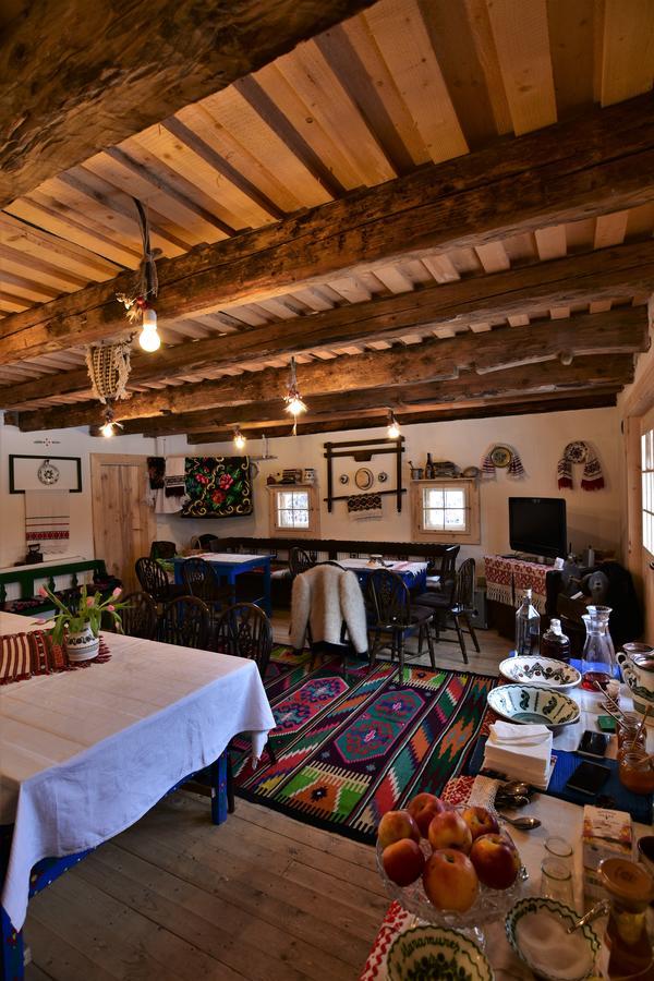 Iz De Maramures Rural (adults Only) Farm stay Surdesti (Maramures)