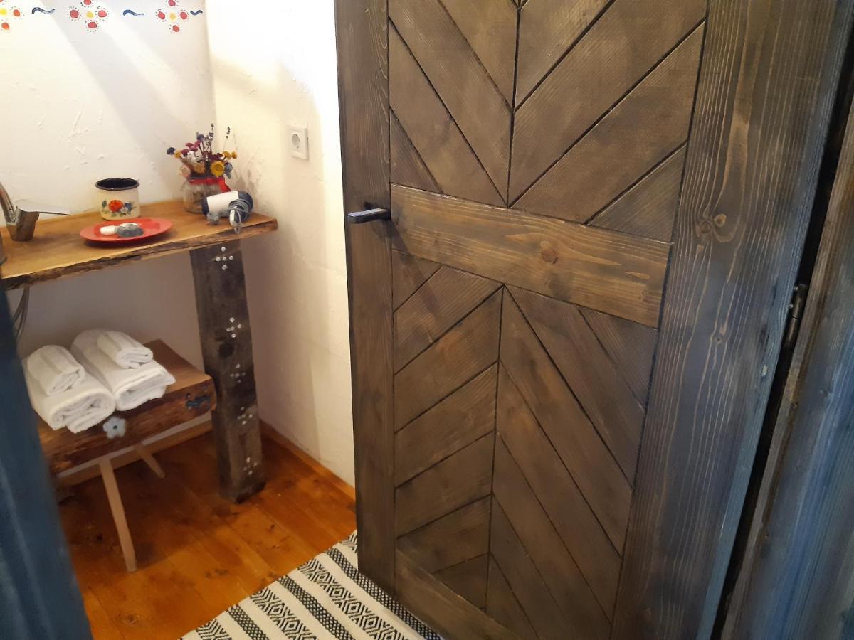 Iz De Maramures Rural (adults Only) Farm stay Surdesti (Maramures)